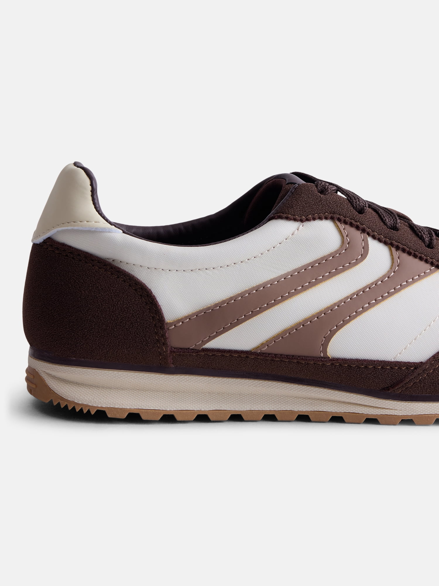 No Boundaries Women's Retro Inspired Lace Up Sneakers