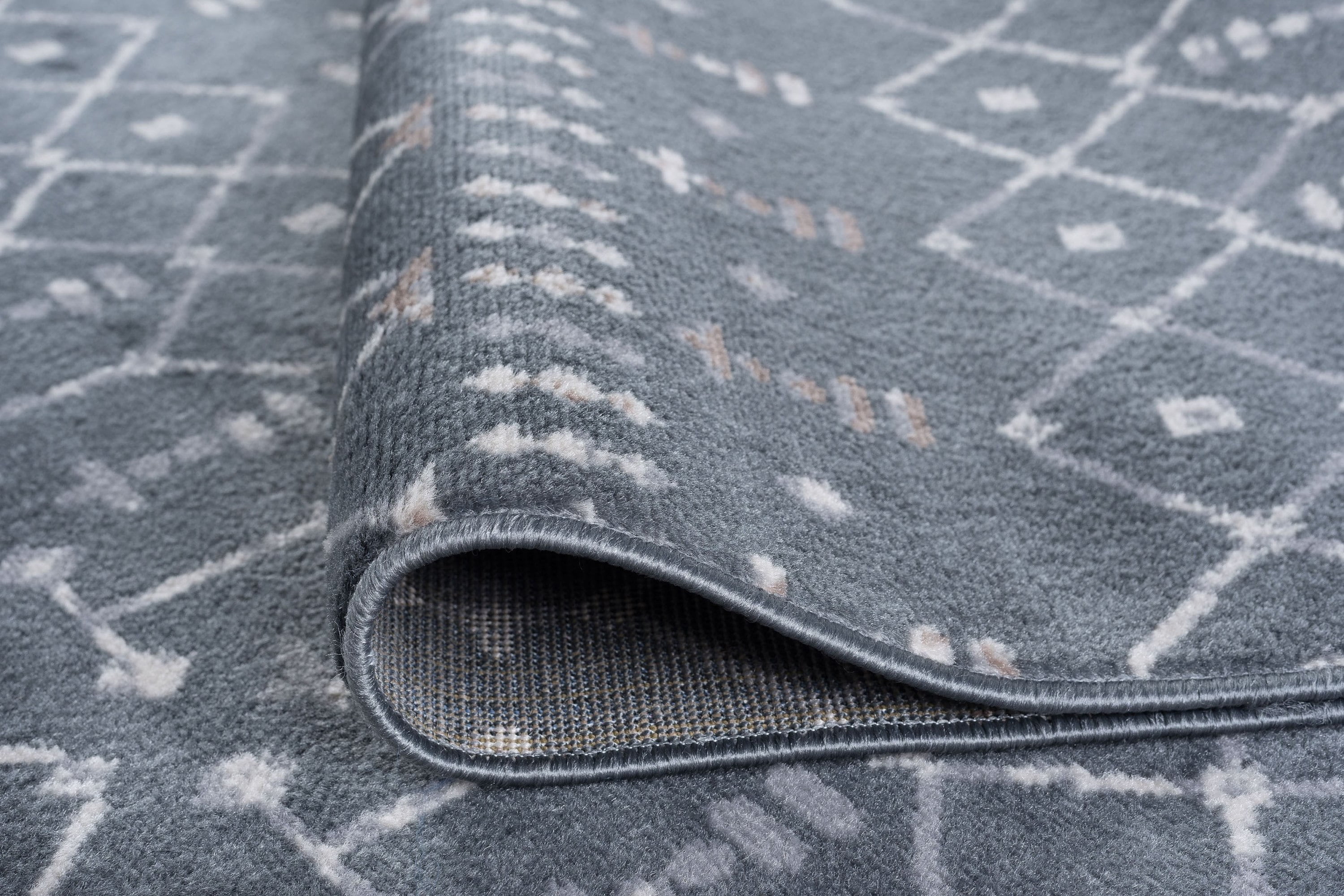 Madison Transitional 7.6' x 10' Dark Gray and Cream Polypropylene Indoor Area Rug