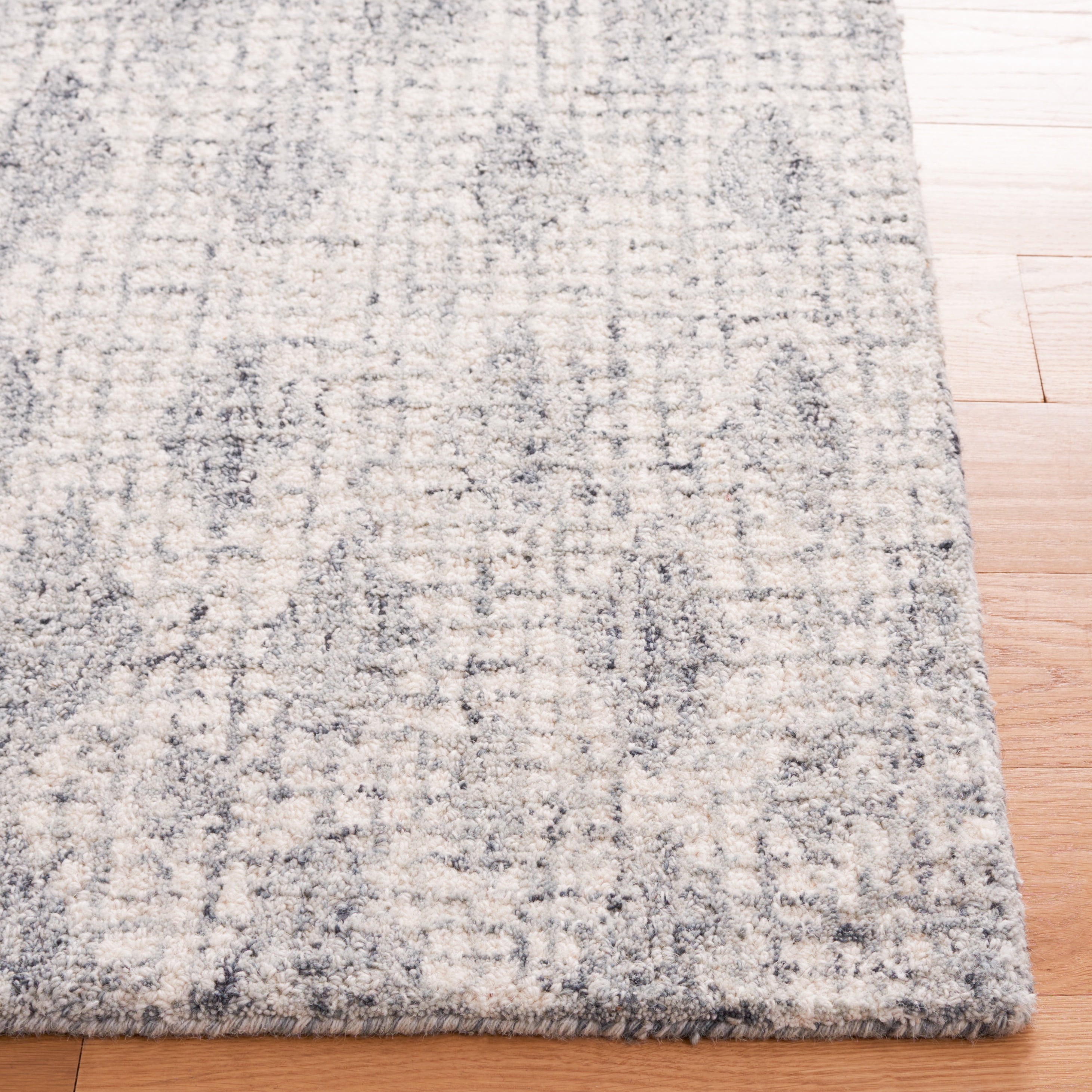 SAFAVIEH Abstract Darian Geometric Diamonds Area Rug, Gray/Ivory, 4' x 6'