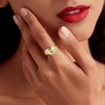 thumbnail image 3 of Anillo de abrazo de manos con forma de corazón, hipoalergénico, resistente al óxido, para regalo de propuesta de matrimonio, 3 of 5