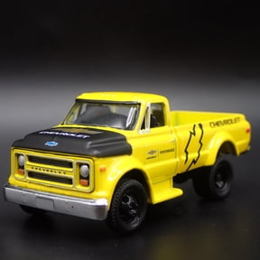(Open Box) 1970 70 CHEVY CHEVROLET C60 TRUCK W HITCH 1:64 SCALE DIORAMA DIECAST MODEL CAR