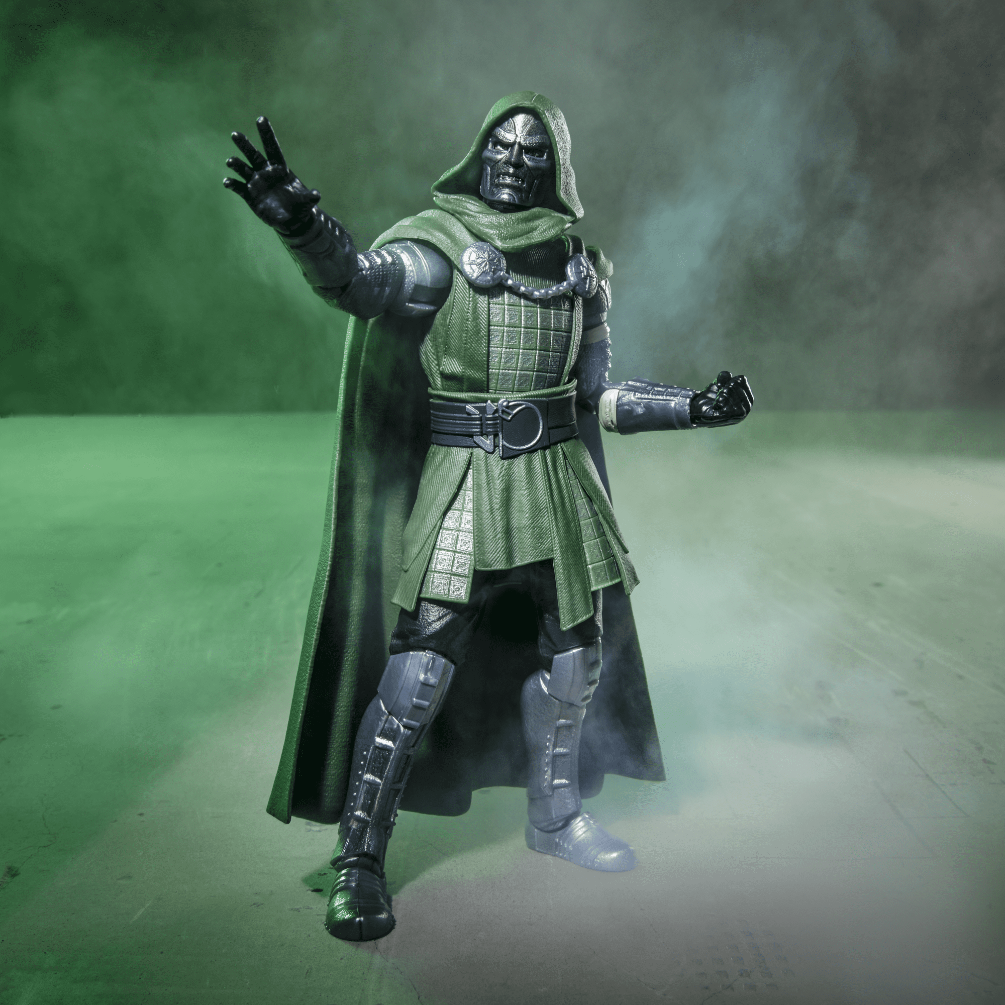 Marvel Legends Series Doctor Doom, Avengers: Doomsday 6" Action Figure