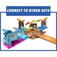 thumbnail image 2 of Hot Wheels Monster Trucks Coffret de jeu Pneu à cascade, 2 of 6