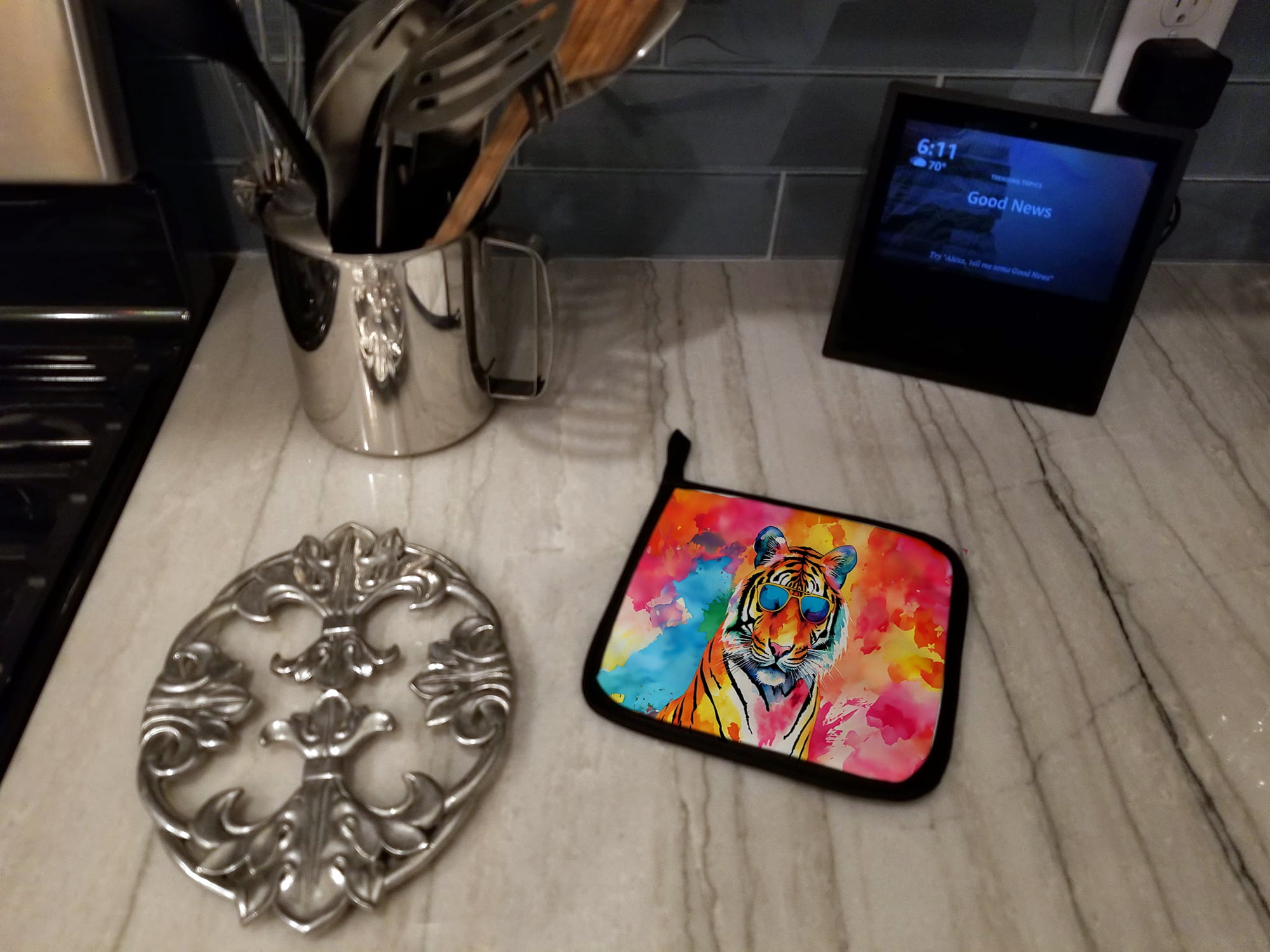 Carolines Treasures DAC3966PTHD 7.5 x 7.5 in. Unisex Hippie Animal Bengal Tiger Pair of Pot Holders