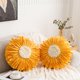 thumbnail image 1 of Funda de almohada redonda de 18 x 18, funda de almohada de crisantemo para sofá, sofá, silla, dormitorio, funda de almohada decorativa de terciopelo suave con cojín con cremallera oculta ShuxiuWang  8390605891960, 1 of 1