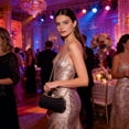 thumbnail image 4 of Bolso de mano de noche para mujer | Bolso con pedrería brillante y correa de cadena | Bolso de mano con cierre metálico para eventos formales, bodas, graduaciones y fiestas, 4 of 6