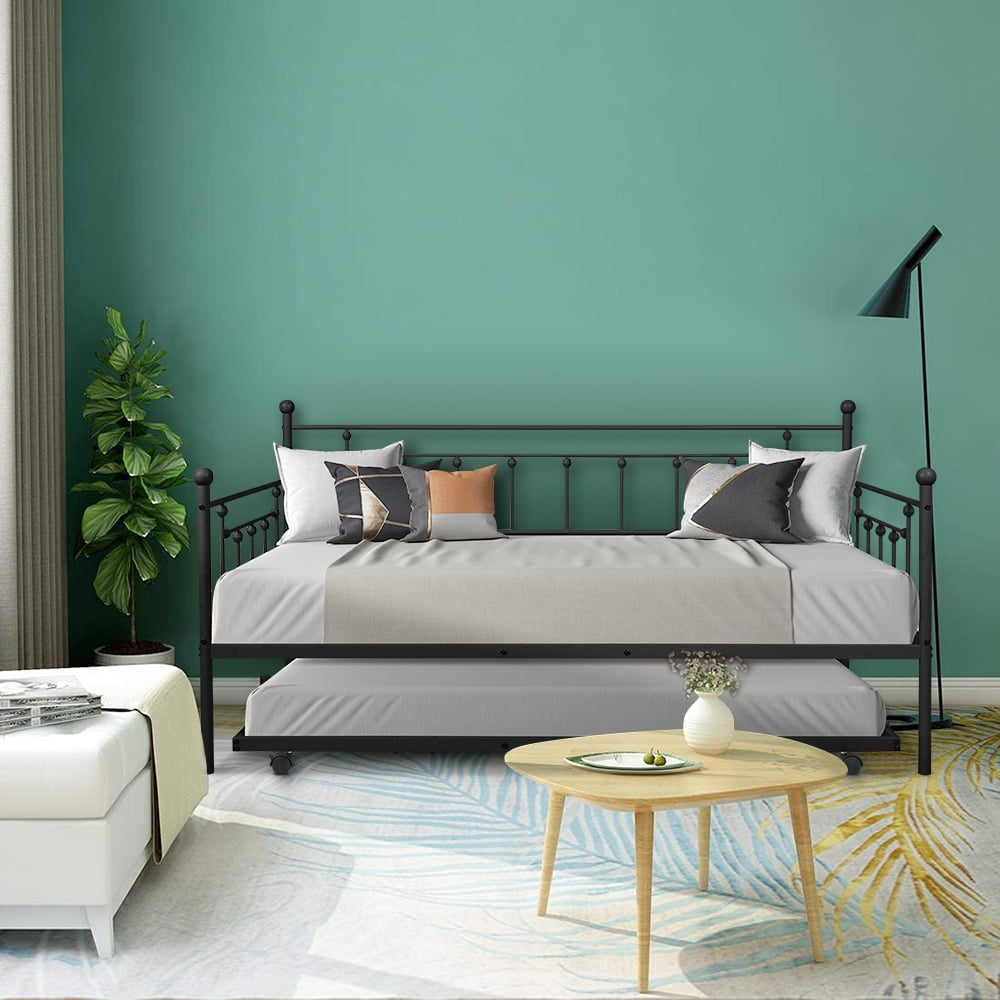 Rooms to 2024 go daybed full