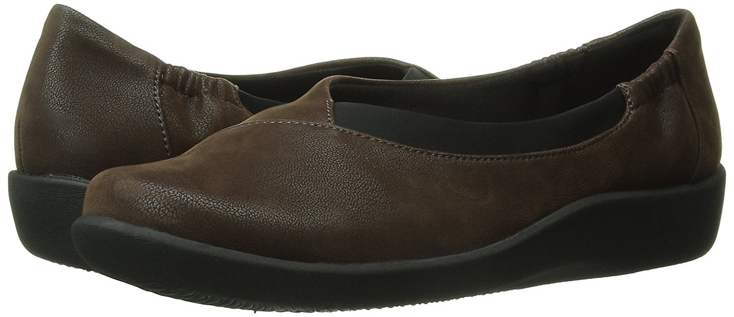 clarks women's cloudsteppers sillian jetay flat