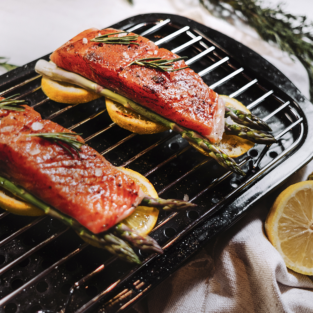 Granite Ware 3 piece multiuse set. Enameled steel bake, broiler pan, and grill with rack. Versatile for oven and direct fire cooking. Resists up to 932°F - image 4 of 6