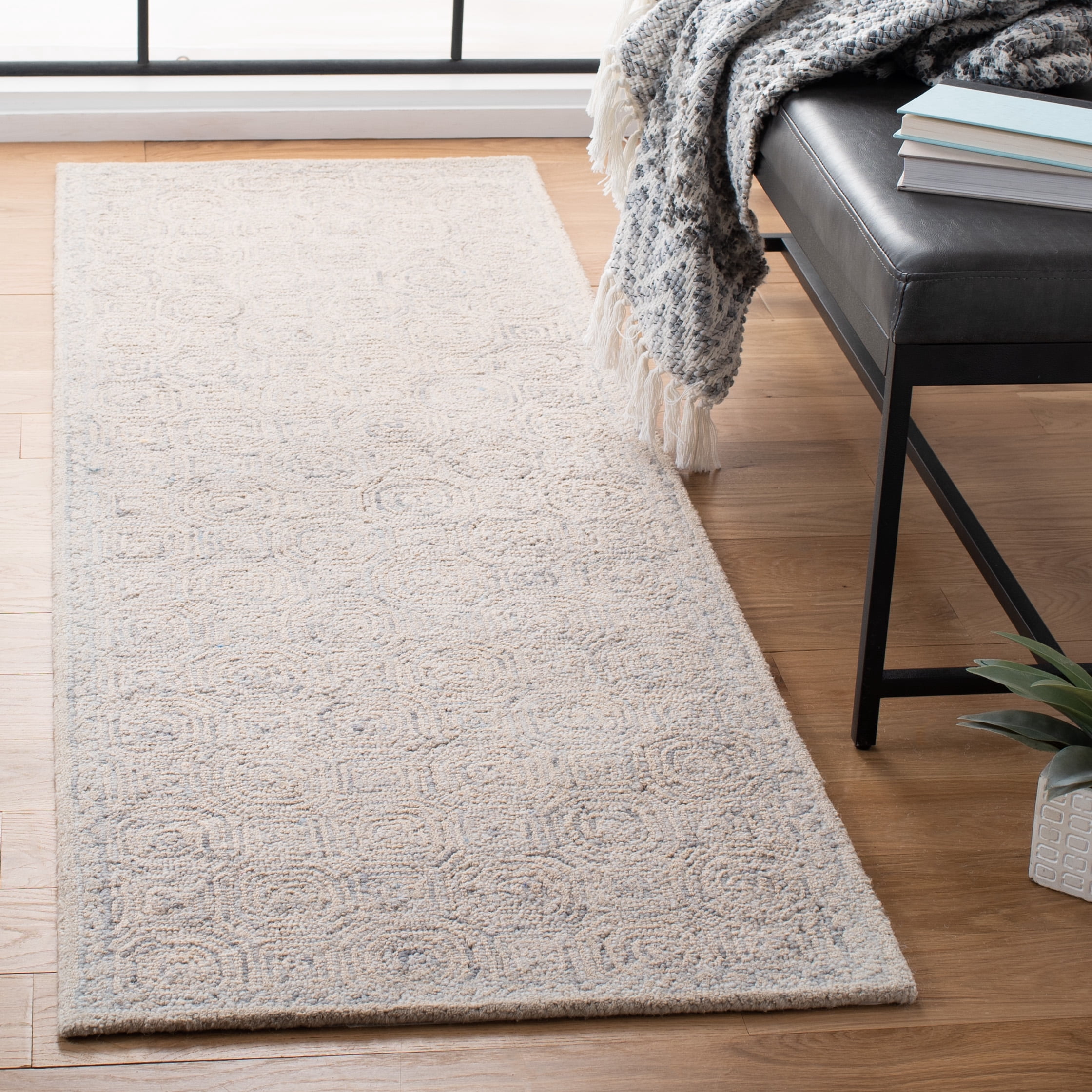 SAFAVIEH Micro-Loop Constantine Geometric Runner Rug, Silver/Grey, 2'3" x 5'