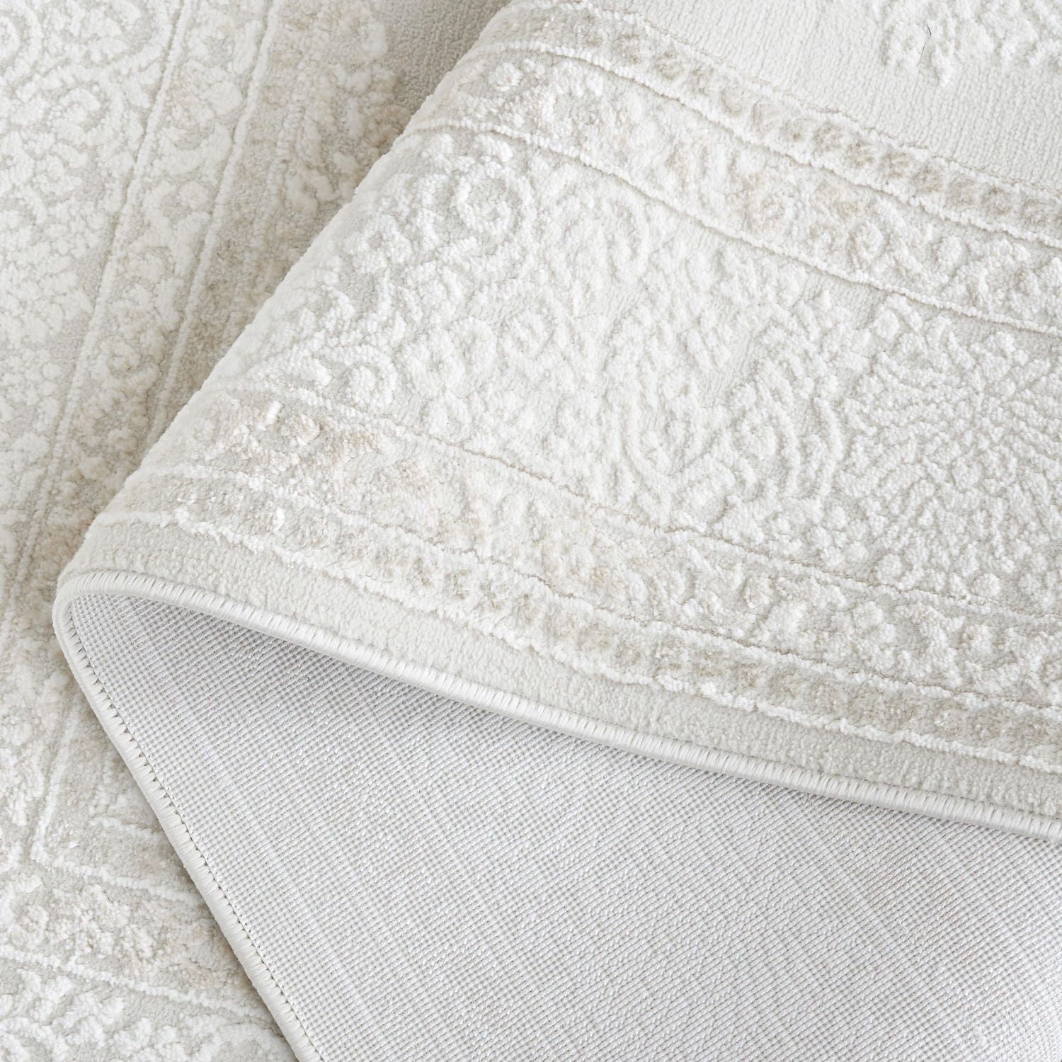 SAFAVIEH Hanna Lynna Traditional Area Rug