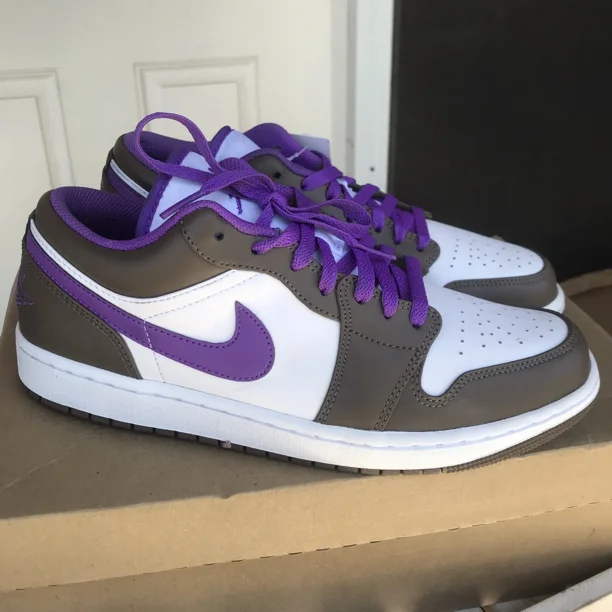 N I-K-E A i r-Jor-dan 1 GS Low Palomino Brown Purple 553560-215 mens 8 / wmns 9.5