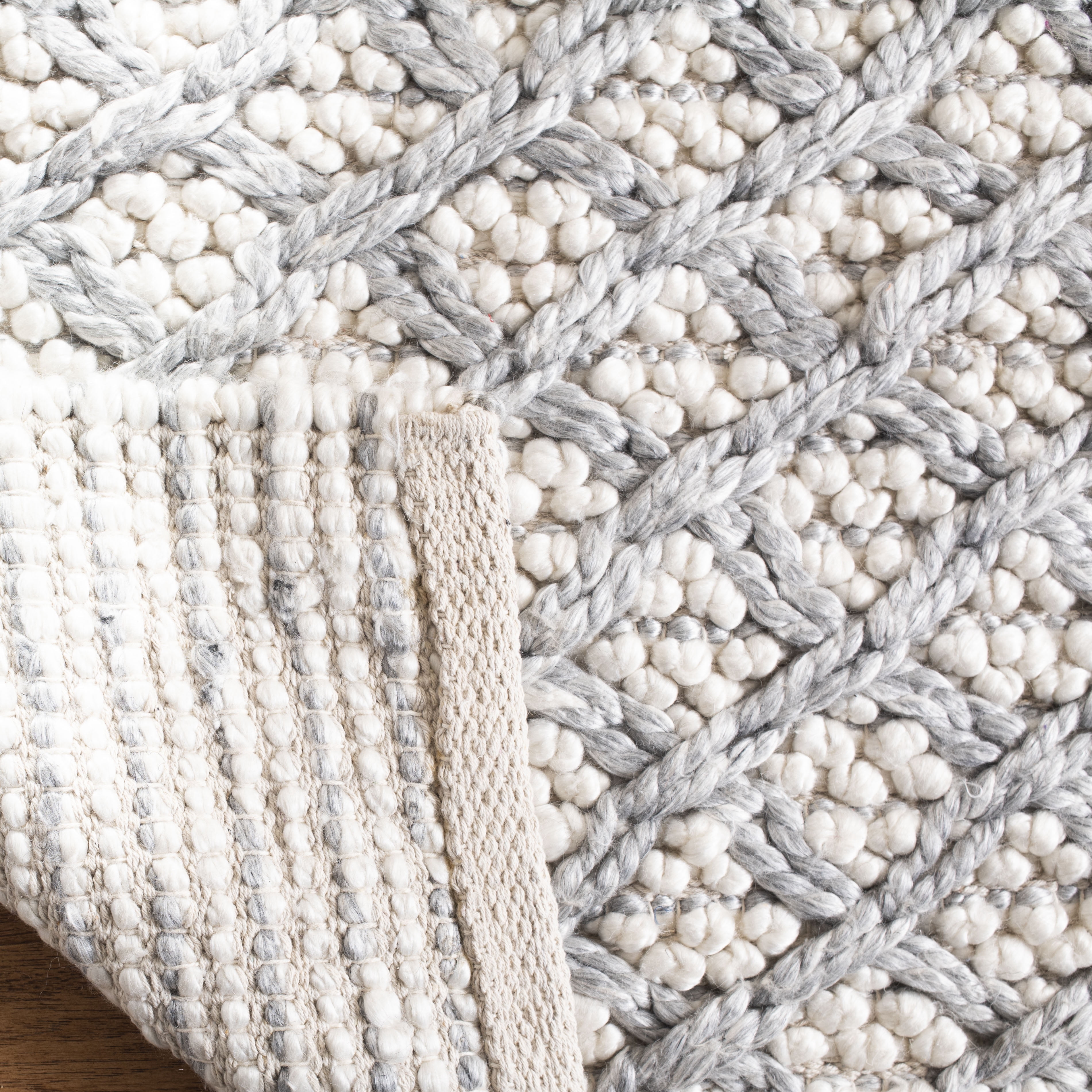 SAFAVIEH Natura Zharko Geometric Braided Runner Rug, Silver/Ivory, 2'3" x 8'