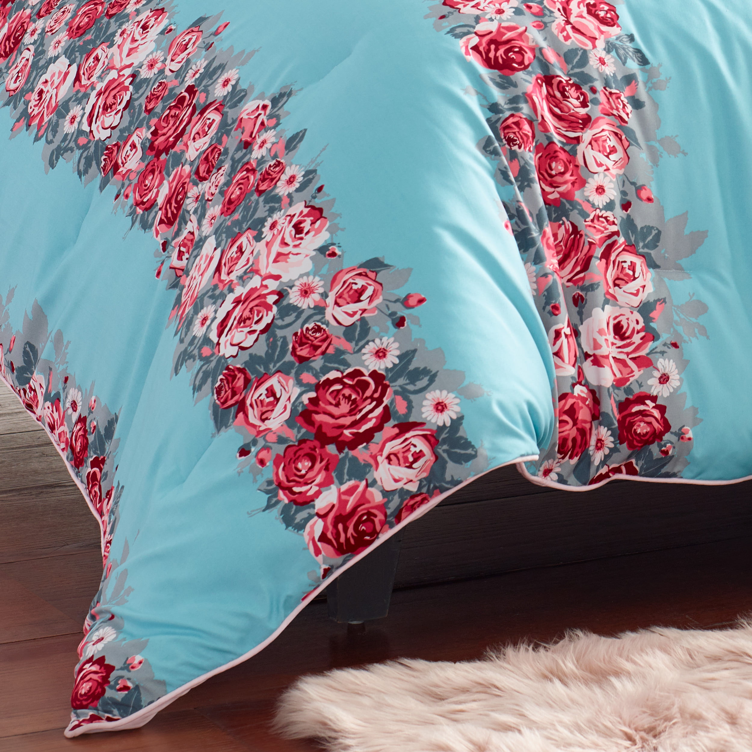 select size Betsey Johnson 6-piece Comforter Set Banded Floral