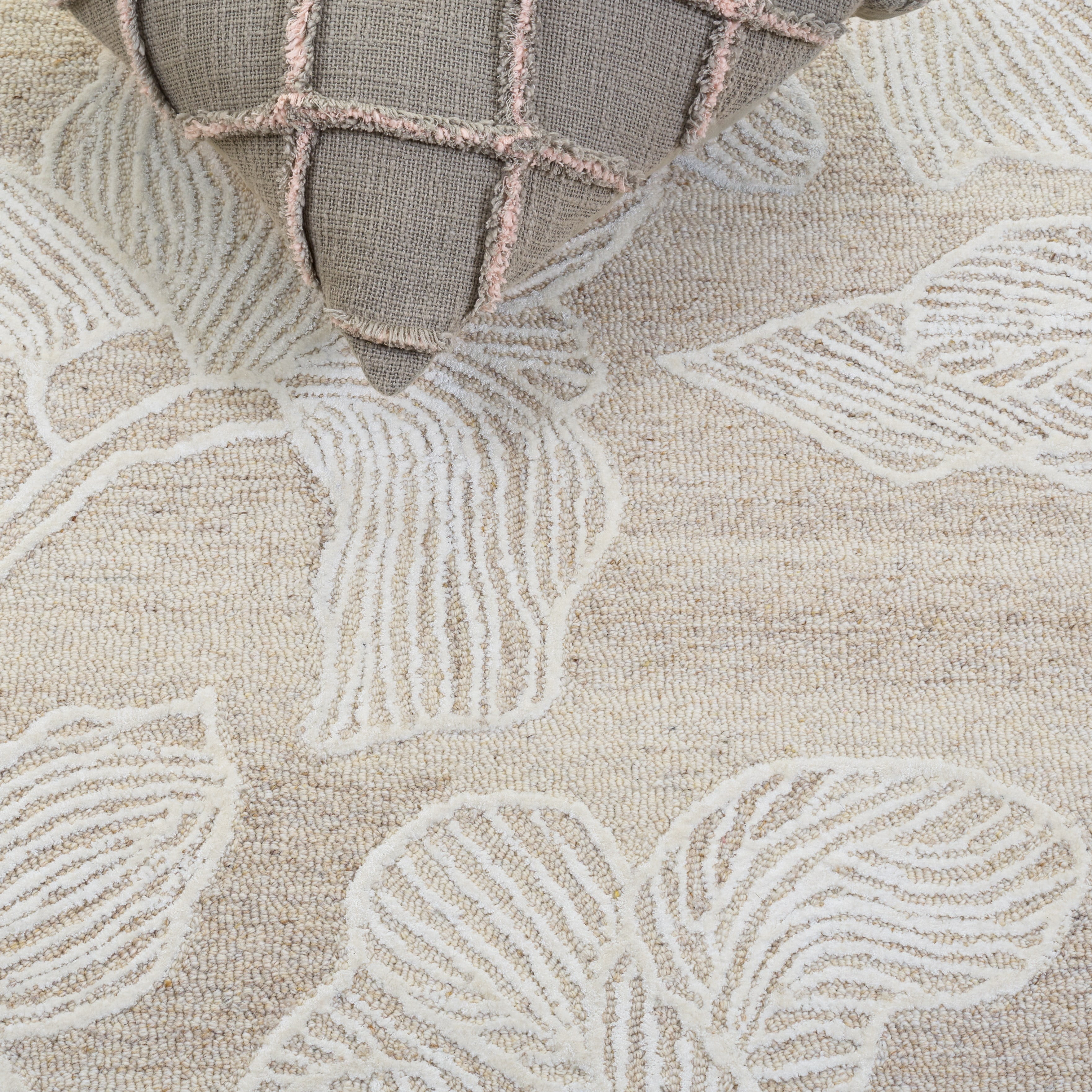Safavieh Glamour Dennis Floral Area Rug, Beige/Ivory, 4' x 6'
