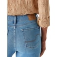 thumbnail image 6 of Levi Strauss Signature Women's and Women's Plus Mid Rise Slimming Bootcut Jeans, Sizes 2-26, 6 of 7