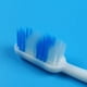 thumbnail image 2 of Cepillo de dientes plegable de cerdas para viajes, portátil, para senderismo, camping y cuidado dental (azul claro), 2 of 6