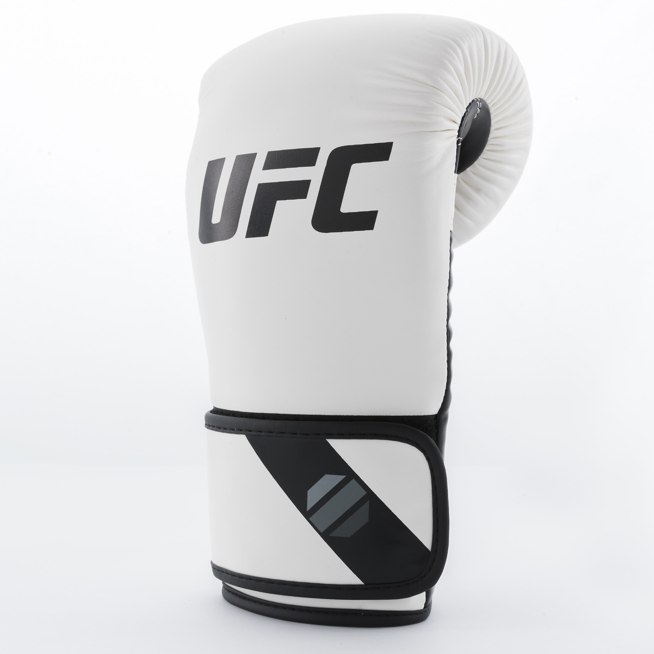 UFC Youth Fitness Training Gloves - 6oz, White - Durable Cardio Boxing Gloves, Ideal for Bag Work, Mitts, Kickboxing & Home Fitness