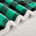 thumbnail image 3 of Manta Touchat Sherpa con diseño de búfalo, 150 x 180 cm, color verde y negro, 3 of 6