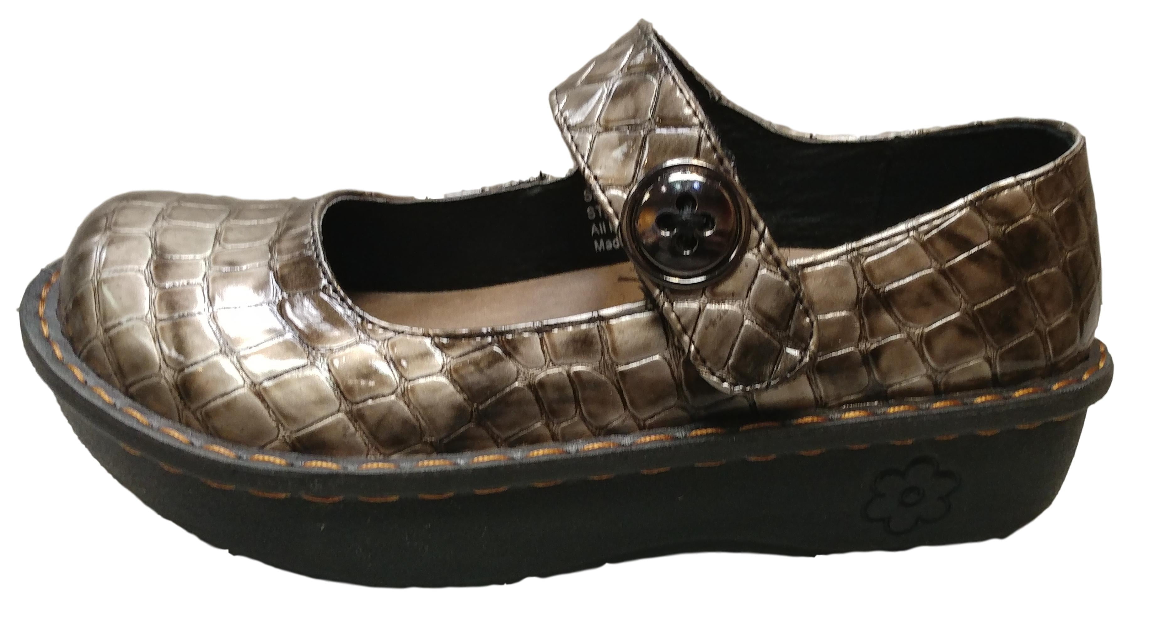 walmart slip resistant crocs