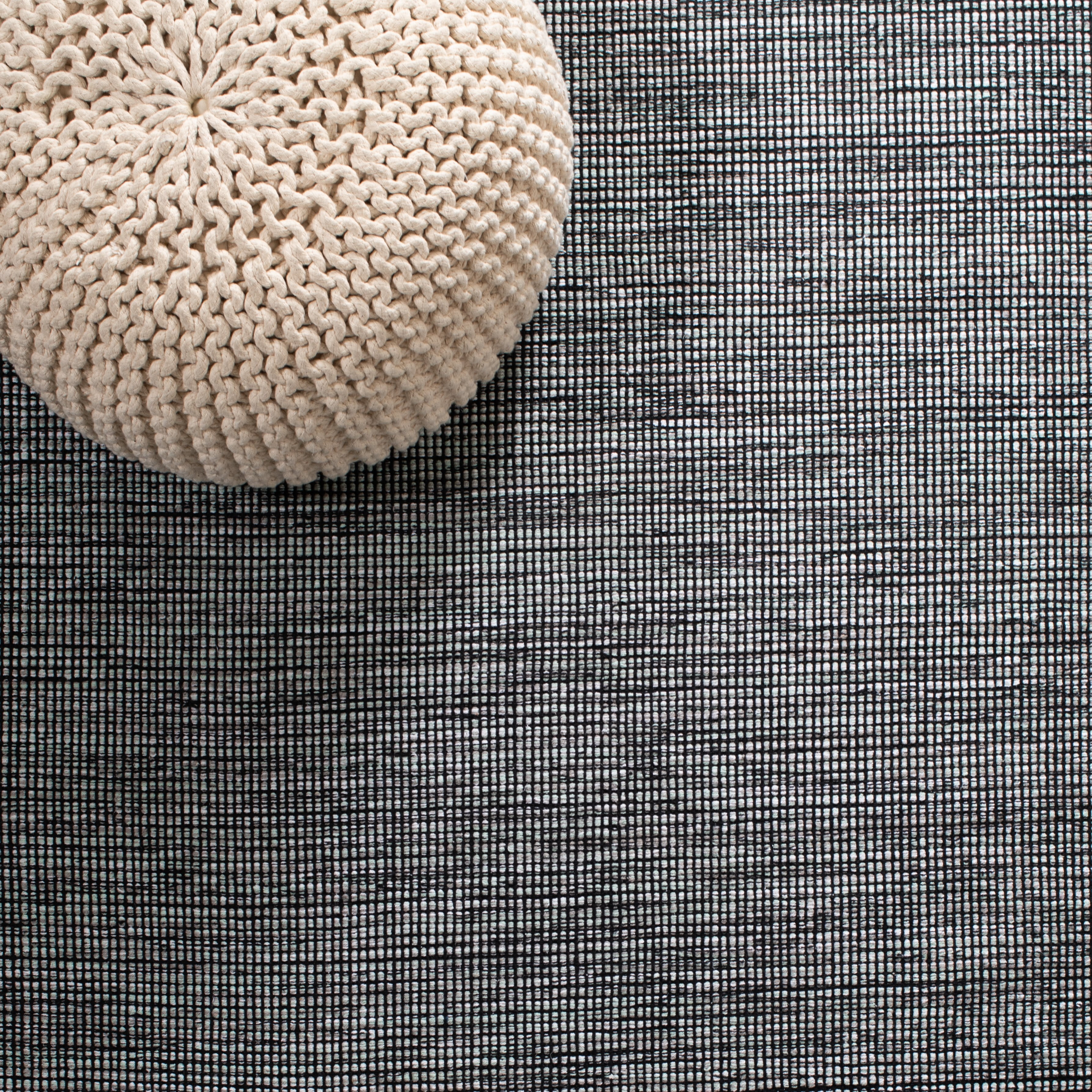 SAFAVIEH Montauk Kelsey Distressed Cotton Area Rug, Light Green/Black, 5' x 8'