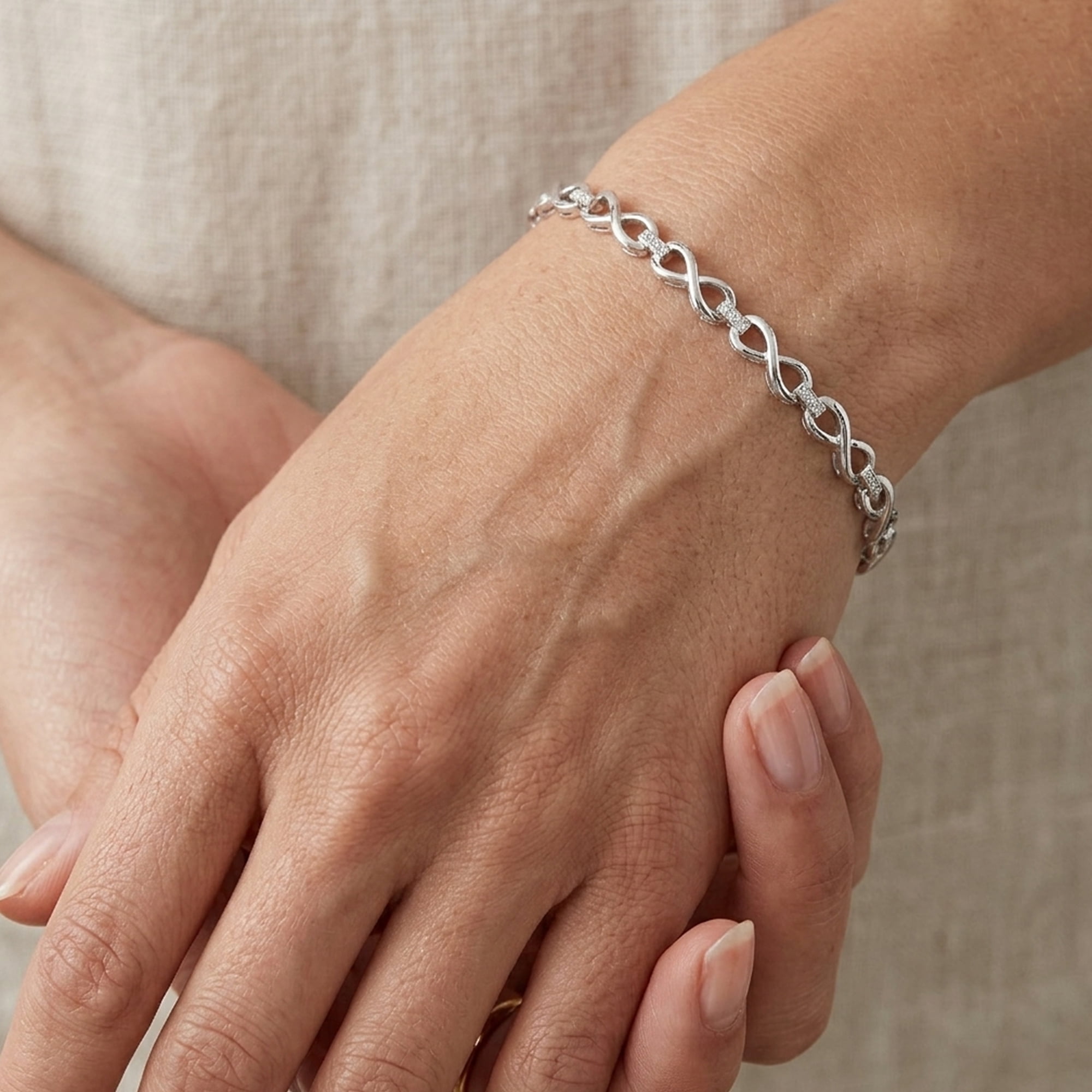 Brilliance Fine Jewelry Woman Accent Lab Grown Diamond Sterling Silver Fashion Bracelet, (HI,SI2)