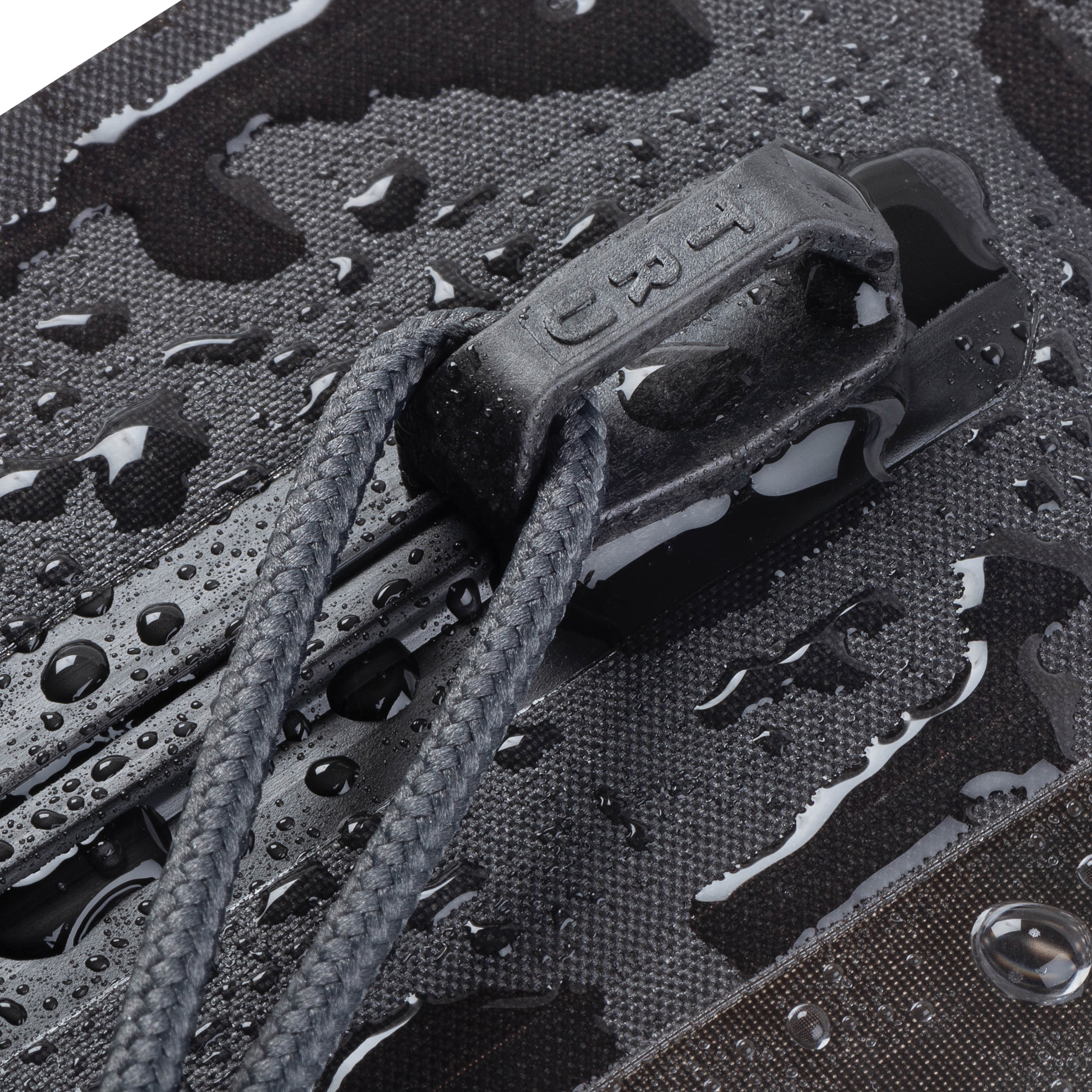 Nite Ize Runoff Waterproof Medium Travel Pouch with TRU Zip, Touchscreen Friendly, 100% Waterproof Zipper, Perfect for Hiking, Camping, Traveling, Phone, Charcoal
