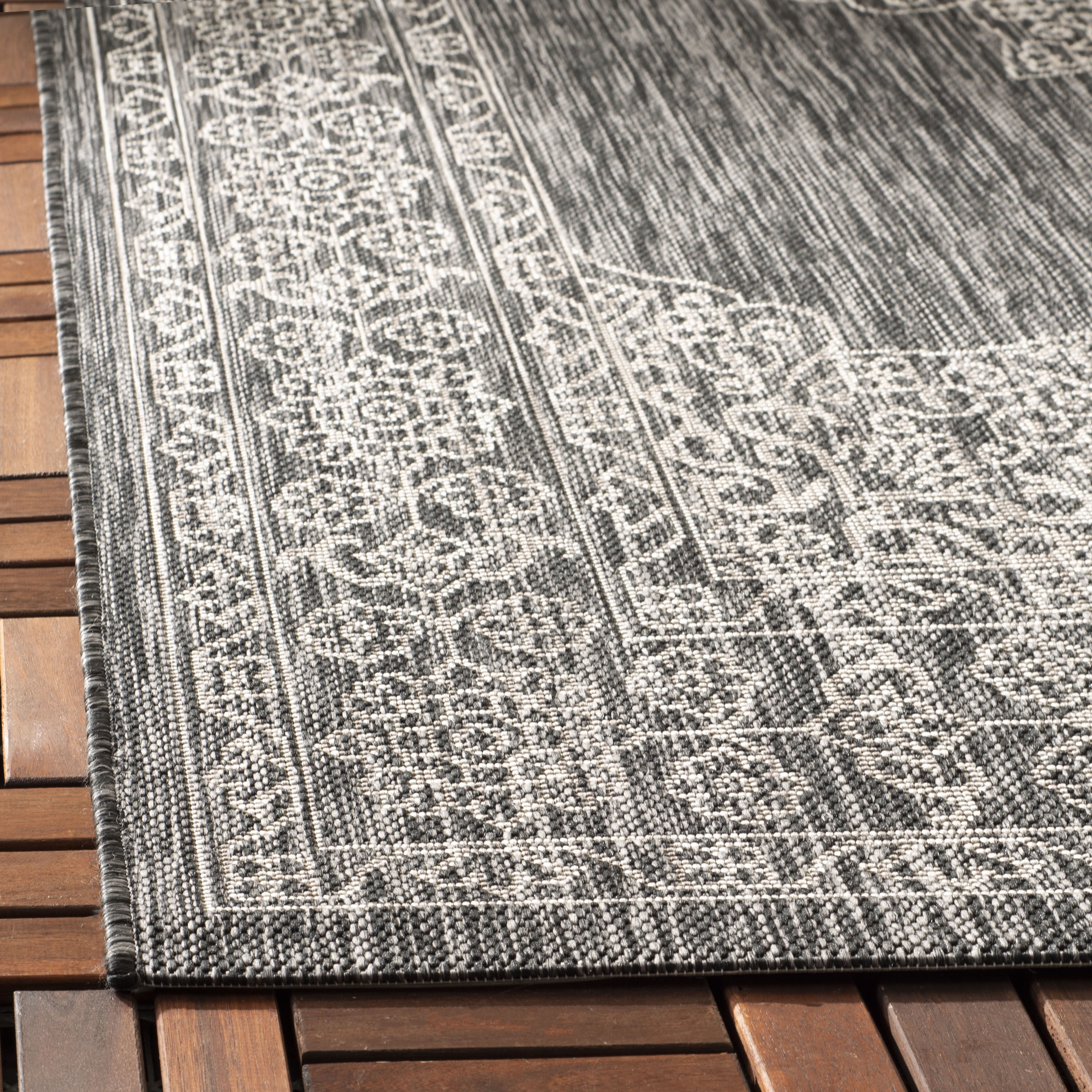 SAFAVIEH Courtyard Delbet Medallion Indoor/Outdoor Runner Rug, Black/Ivory, 2'3" x 10'