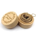 thumbnail image 1 of Caja de madera rústica para anillos de boda, grabada, redonda, para guardar anillos de compromiso y exhibir en ceremonias de propuesta., 1 of 3