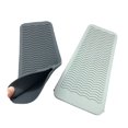 thumbnail image 1 of Bolsa de estera de silicona resistente al calor, 2 uds., para rizador de pelo, plancha plana y Herramienta de Peinado, gris + negro, 1 of 5