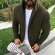 thumbnail image 2 of Suéter de punto con capucha y manga larga ajustado para otoño e invierno para hombre, ajuste cómodo, 2 of 5