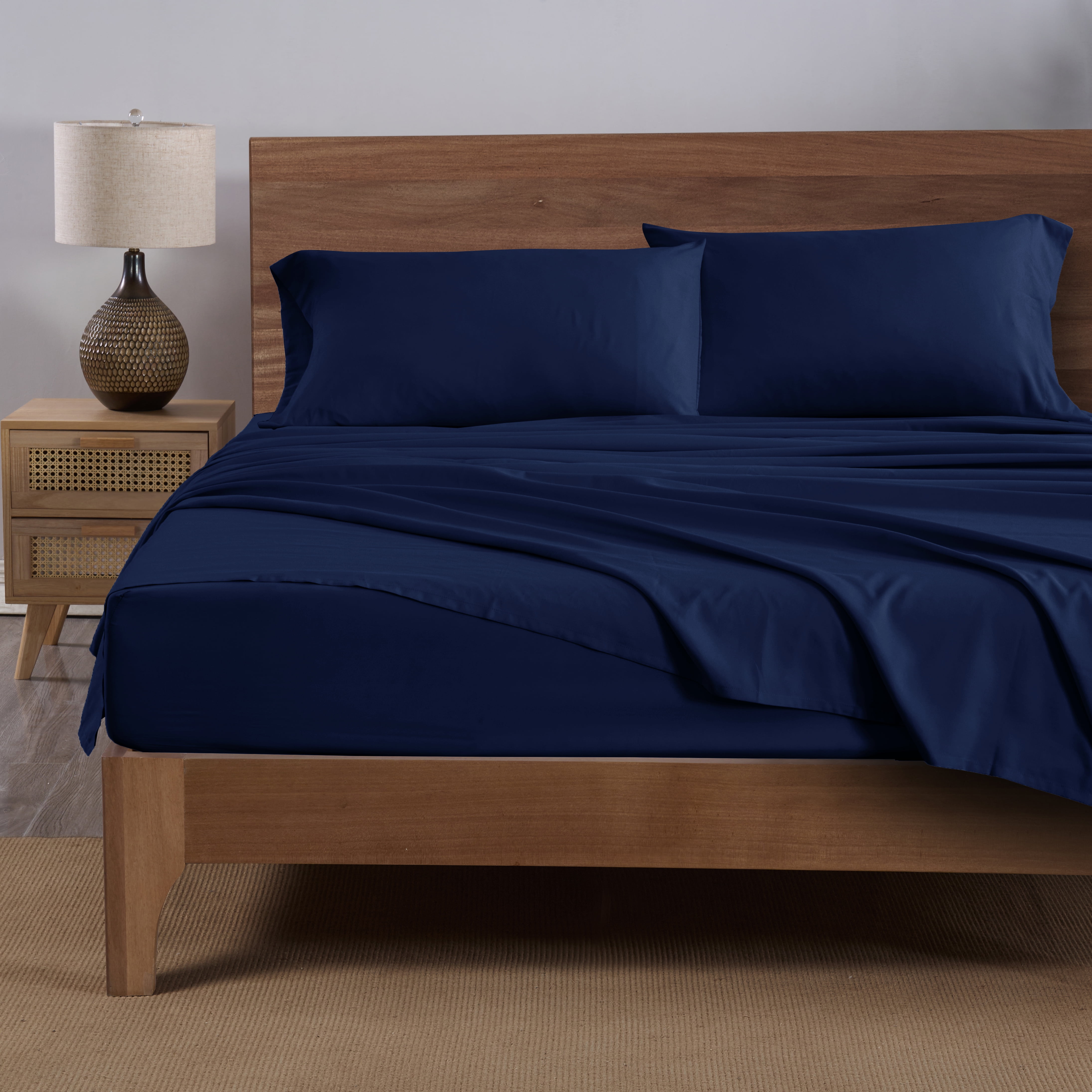 Mainstays Super Soft High Quality Brushed Microfiber Pillowcase Set, King, Navy Blue, 2 Piece