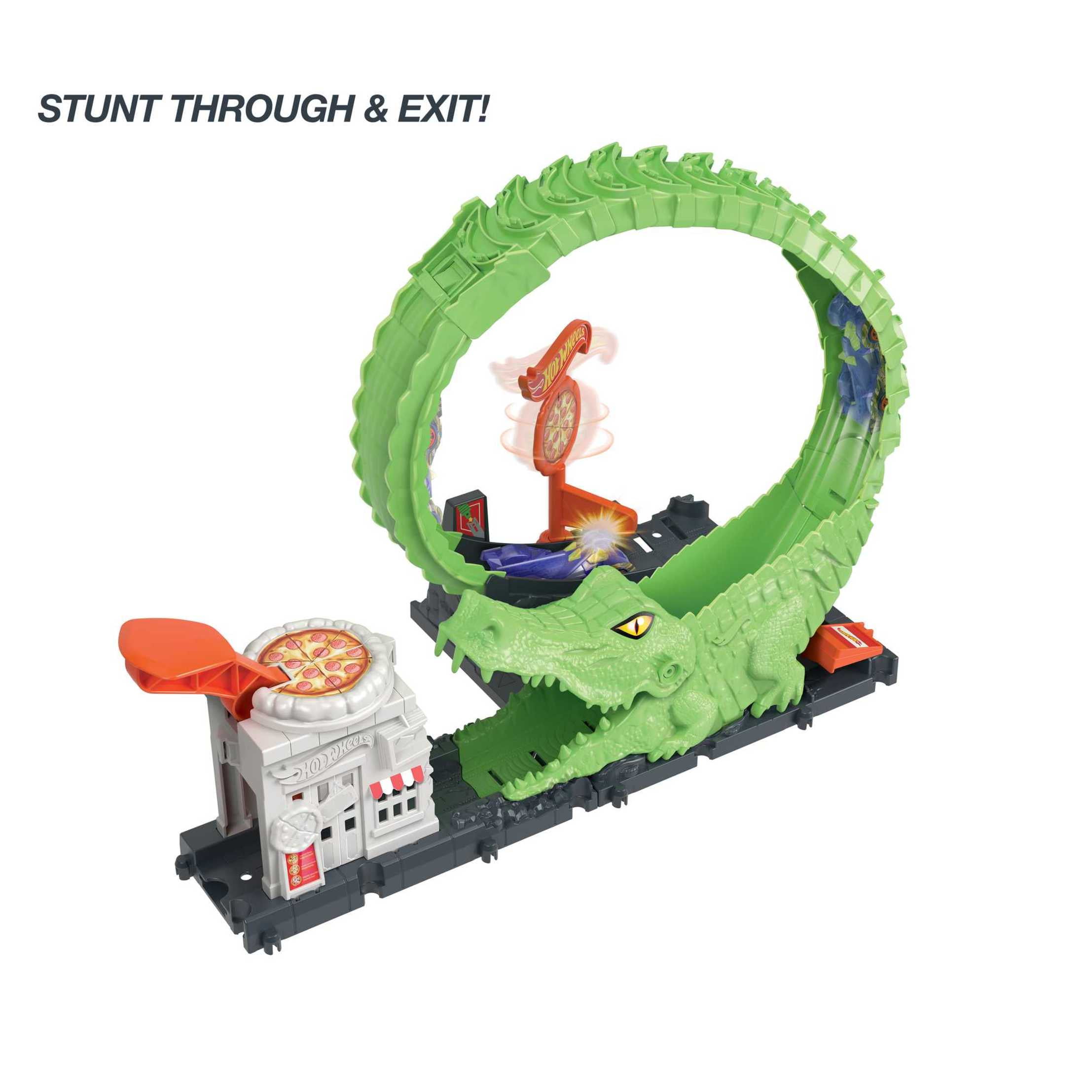 Hot Wheels Gator Loop Pizza Place Playset, Track Set with 1 Toy Car