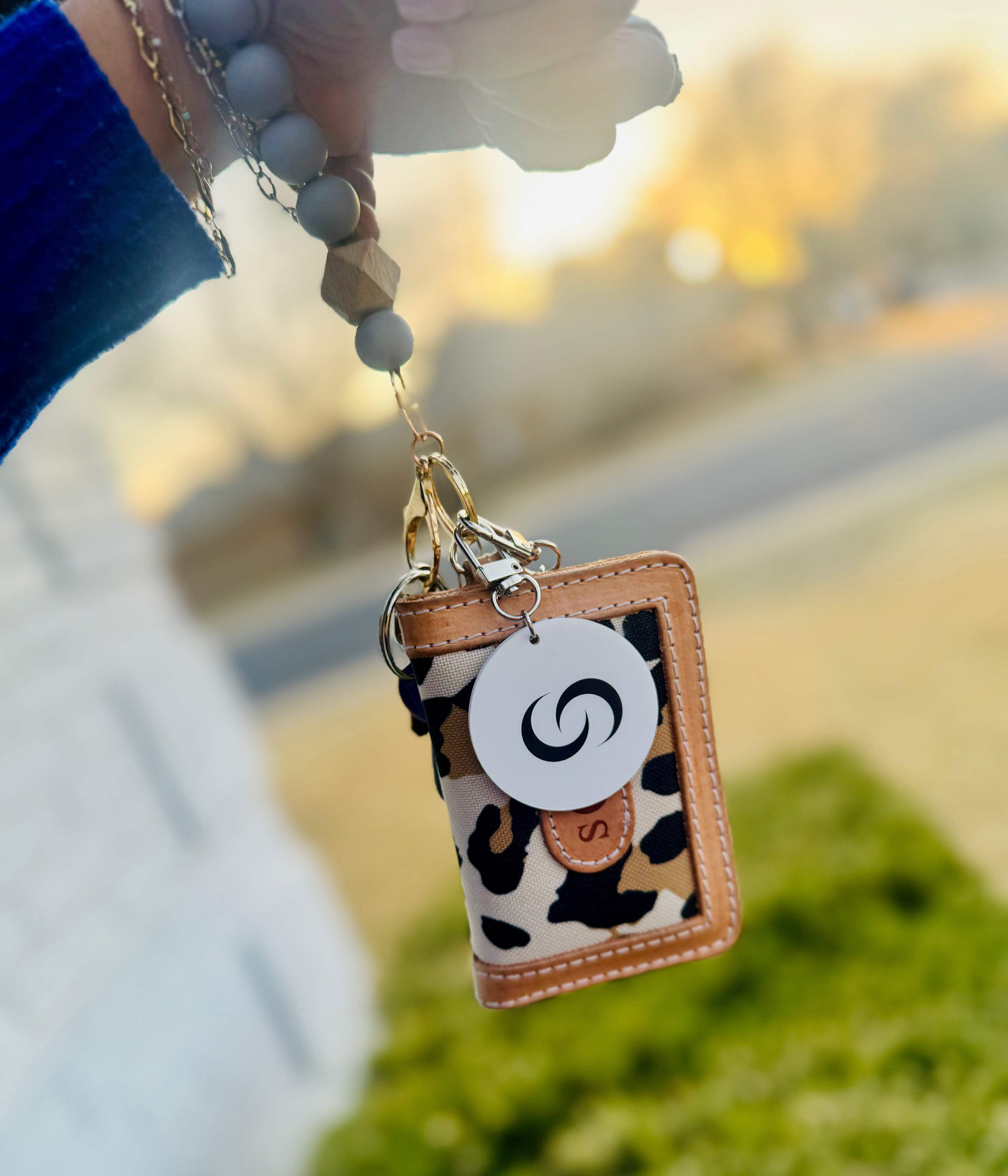 Contact Co. Smart NFC Keychain, Sleek Durable NFC Key Fob with Instant App-Free Sharing, Seamless Keychain for Creators, Connectors, and More, White
