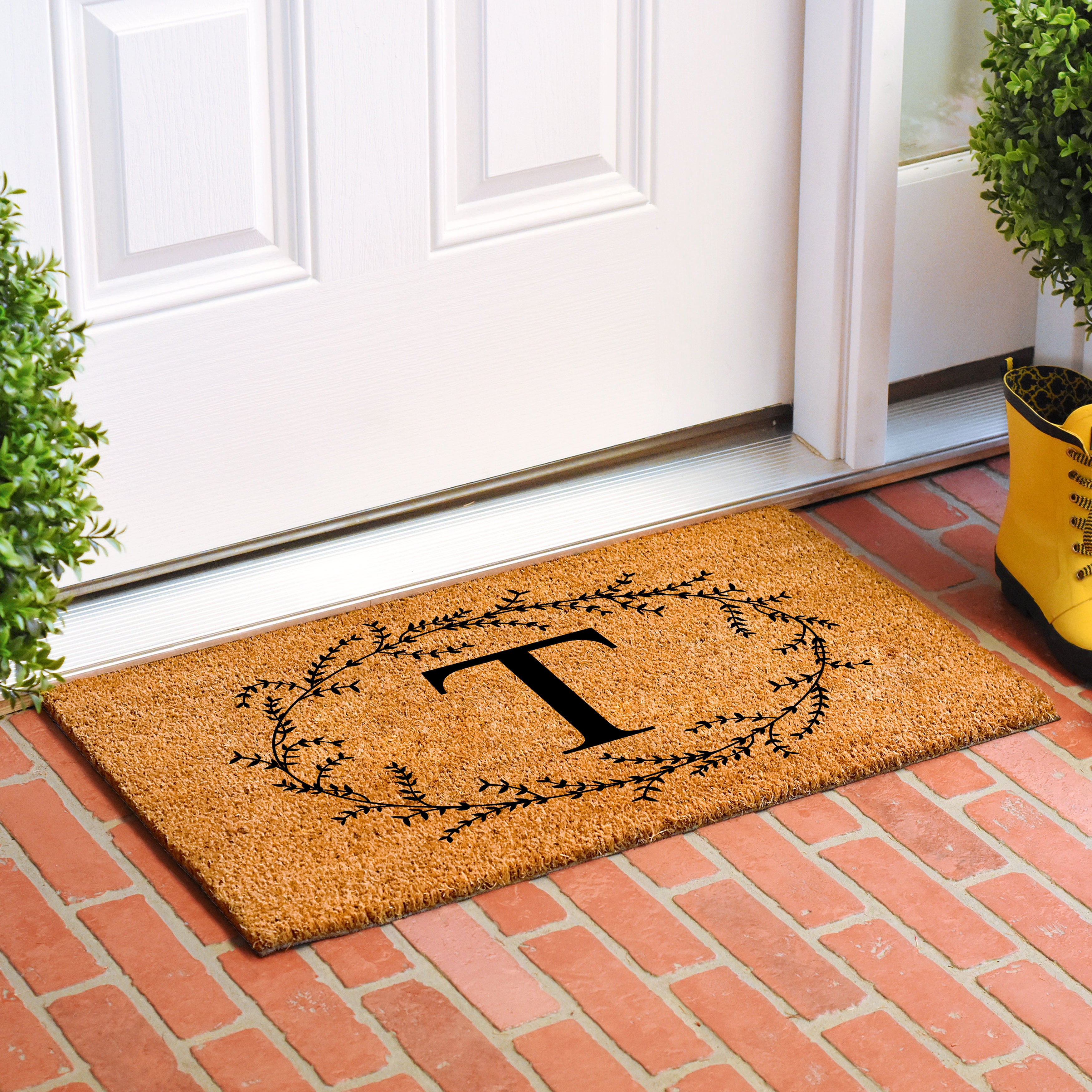 Calloway Mills Rustic Leaf Vine Monogrammed Doormat, 24" x 48" (Letter NP)