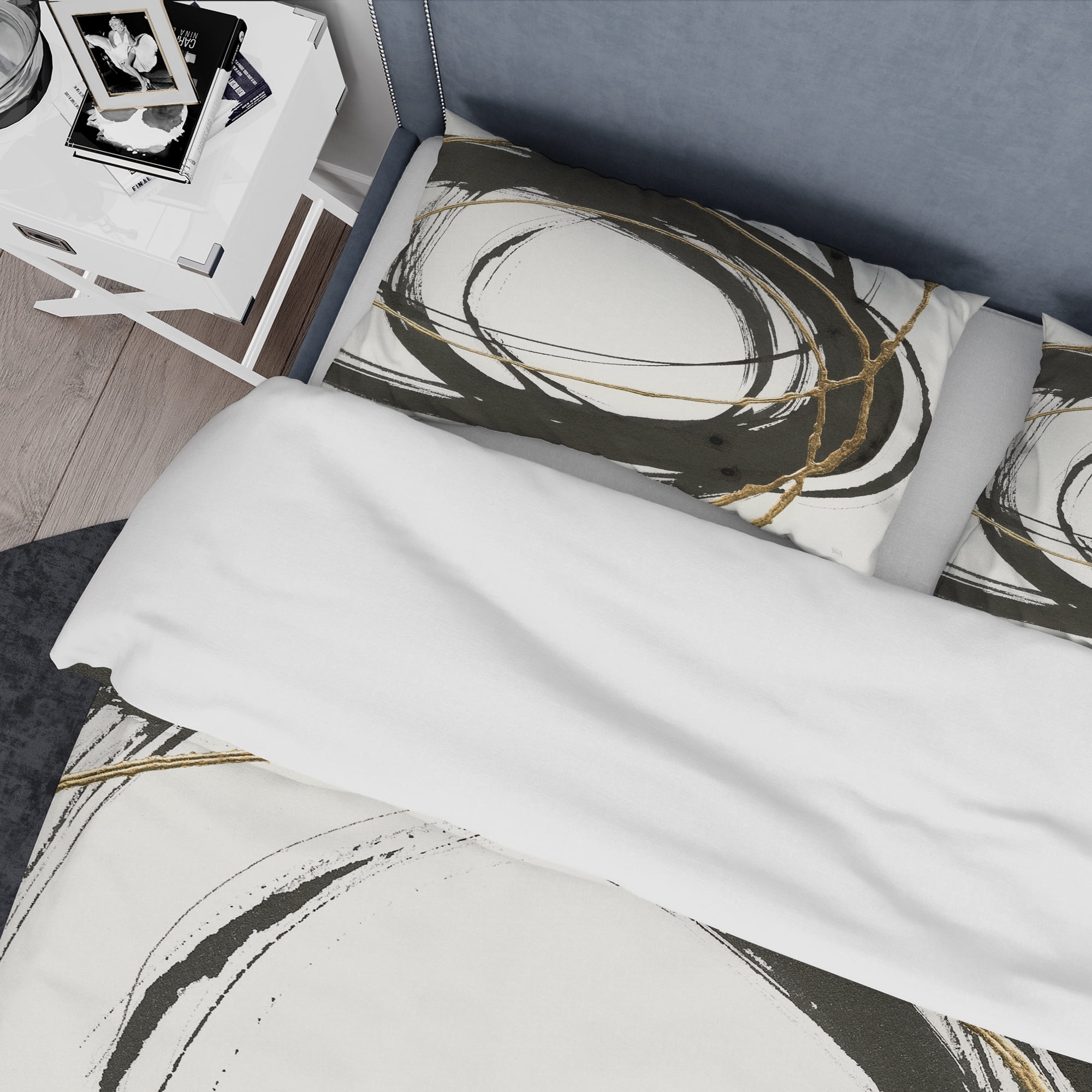 Designart 'Gold Glamour Circle III' Geometric Duvet Cover Set