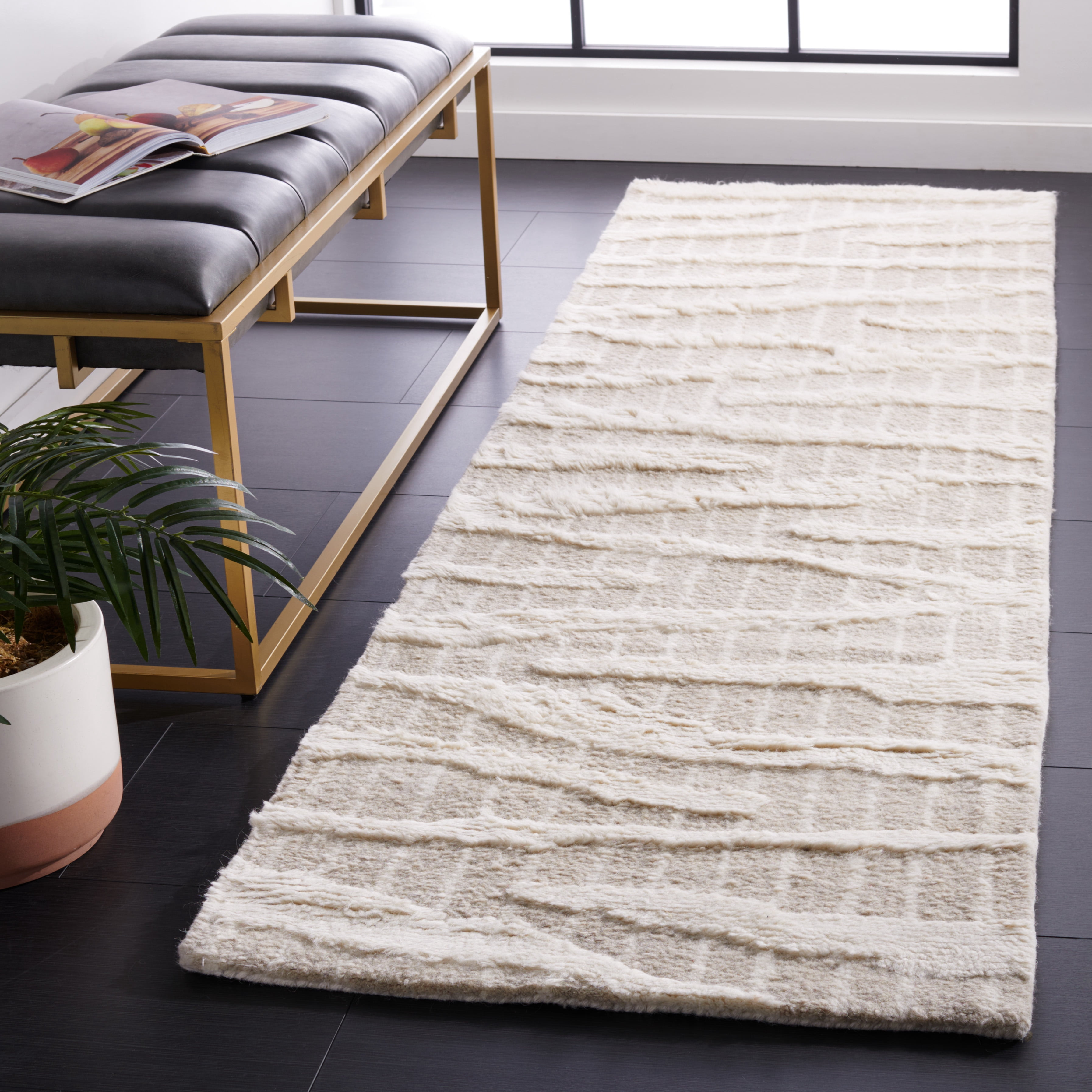 SAFAVIEH Manhattan Alexanndria Striped Runner Rug, Beige/Ivory, 2'3" x 8'