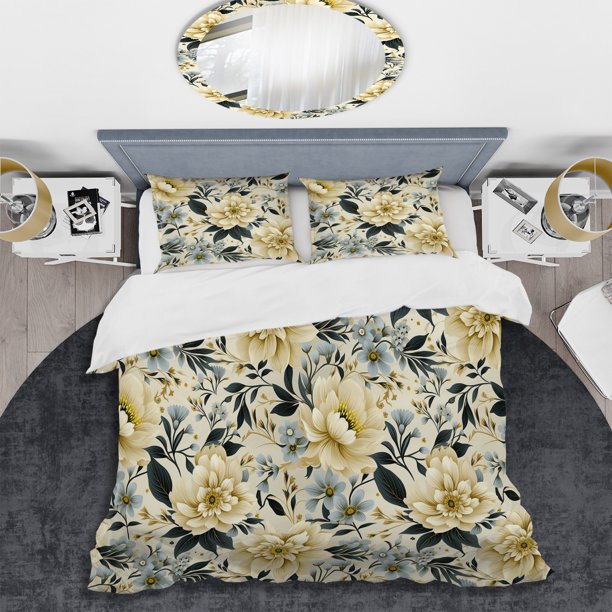 Designart “Simplistic Victorian Elegance V” White Floral Bedding