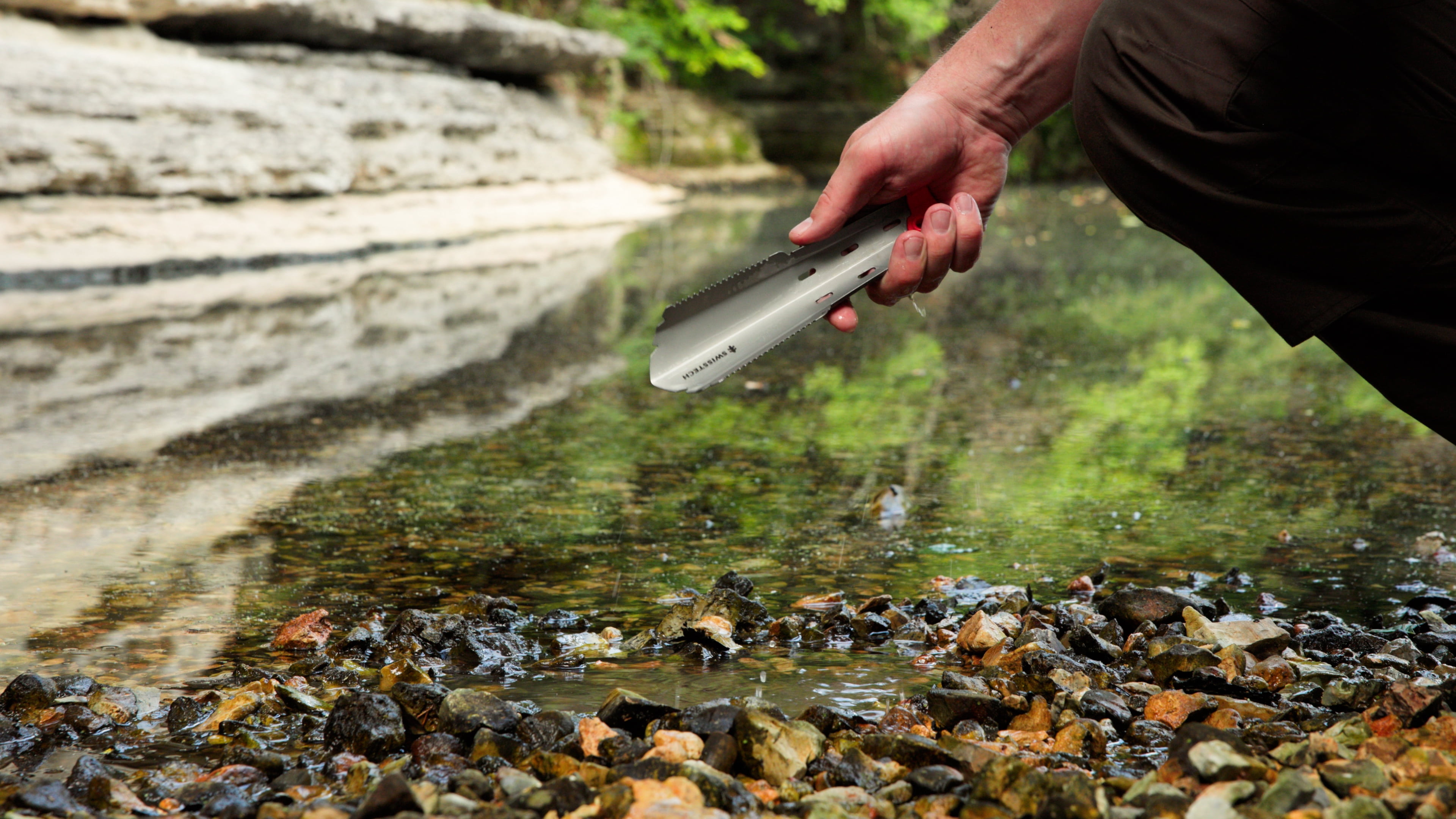 Swiss Tech Kelle Titanium Trowel with Carry Bag