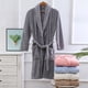 thumbnail image 4 of Qarigey Ropa de dormir de terciopelo Coral, Toalla de baño grande gruesa, albornoz largo para parejas, camisón transpirable, pijamas cálidos Pijama Café, 4 of 6