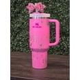 thumbnail image 4 of Vaso Stanley Winnie the Pooh de 40 Oz | Pooh, Eeyore, Piglet y Más, Botella de Agua Rosa Peonía, con Grabado Láser Personalizado, Envoltura Completa, obsequio para Ella (No Incluye Lazo), 4 of 10