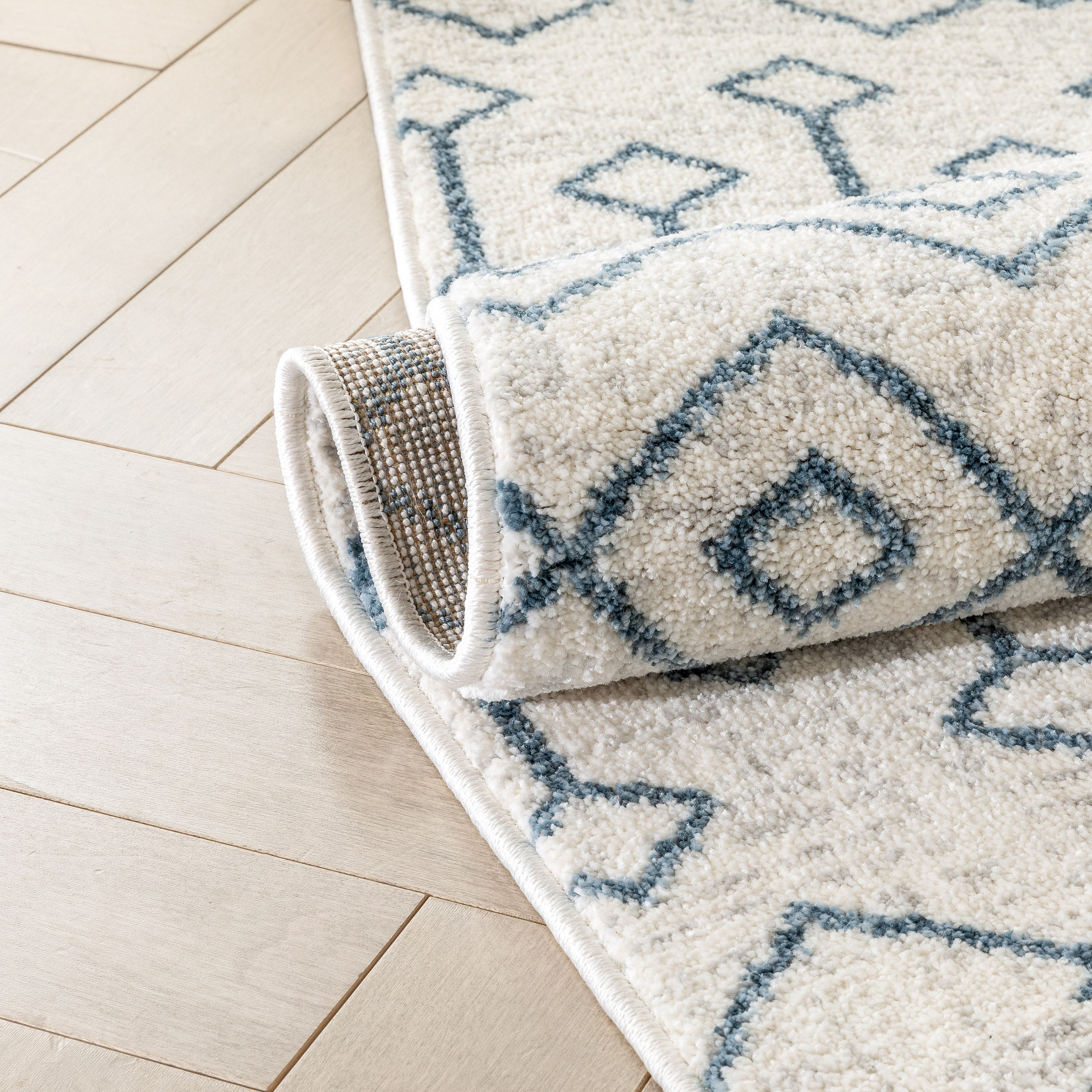 Well Woven Serenity Transistora Tribal Geometric Pattern Light Blue Ivory 5'3" x 7'3" Area Rug