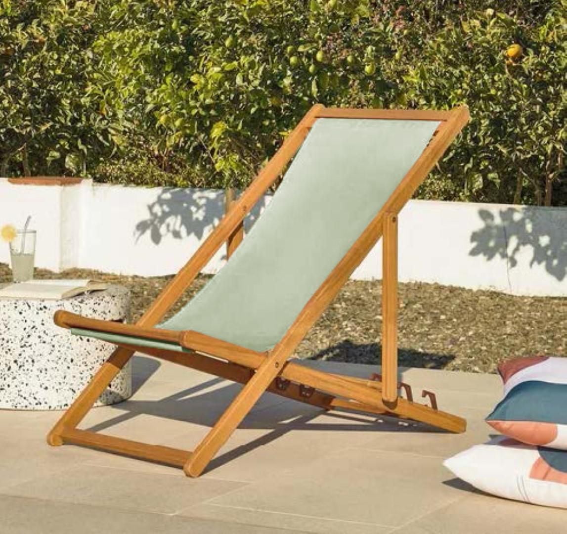 Chaise transat d'extérieur F.Corriveau International avec coussin