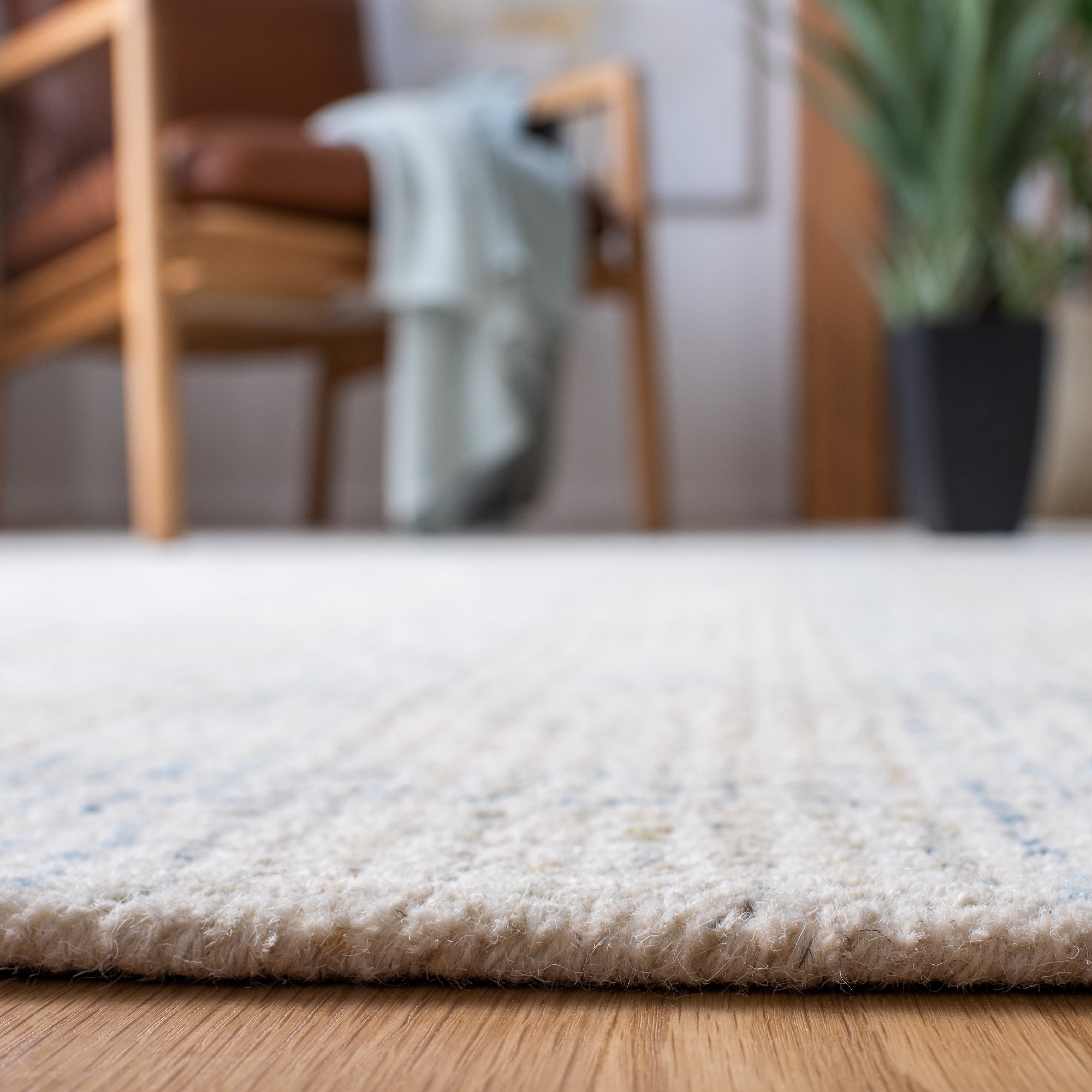 SAFAVIEH Abstract Valentina Plaid Area Rug, Ivory/Beige, 6' x 9'