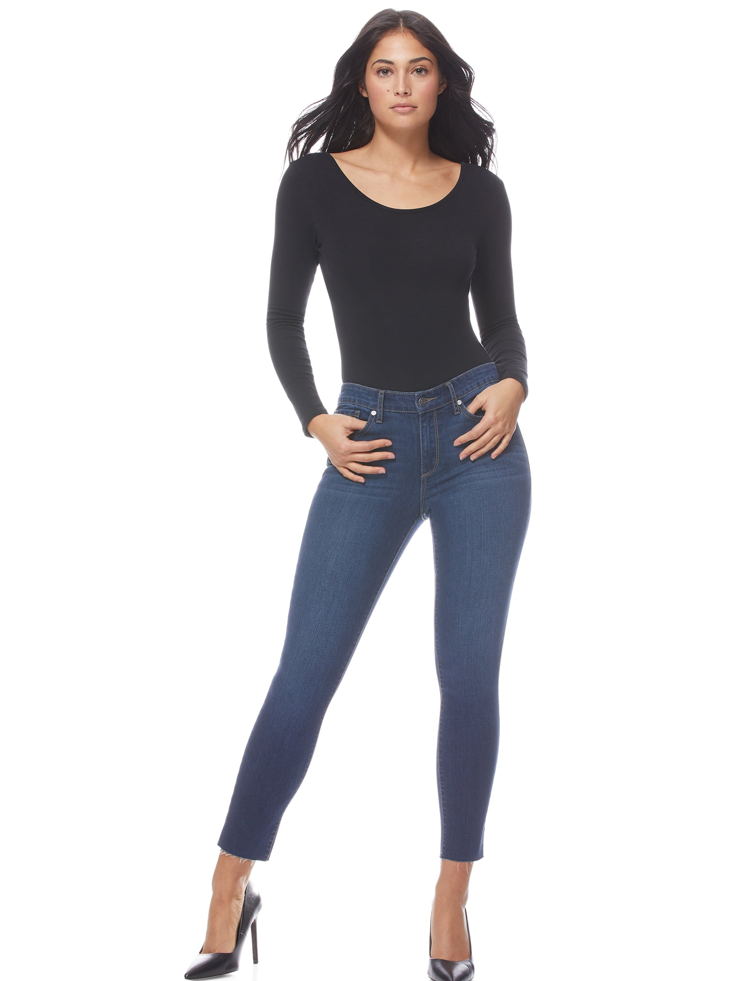Sofia Vergara Models Her Walmart Skinny Jeans With Cherry Red