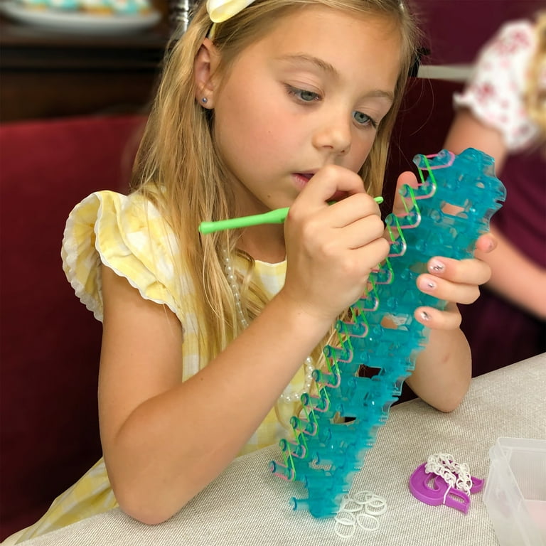 How to Use the Mini Rainbow Loom : 5 Steps (with Pictures