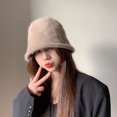 thumbnail image 2 of Gorro de piel de conejo para niños, otoño e invierno, gorro de pescador de felpa que combina con todo, estilo de cara que muestra el gorro de pescador pequeño, gorro de lavabo de estilo cálido,, 2 of 5