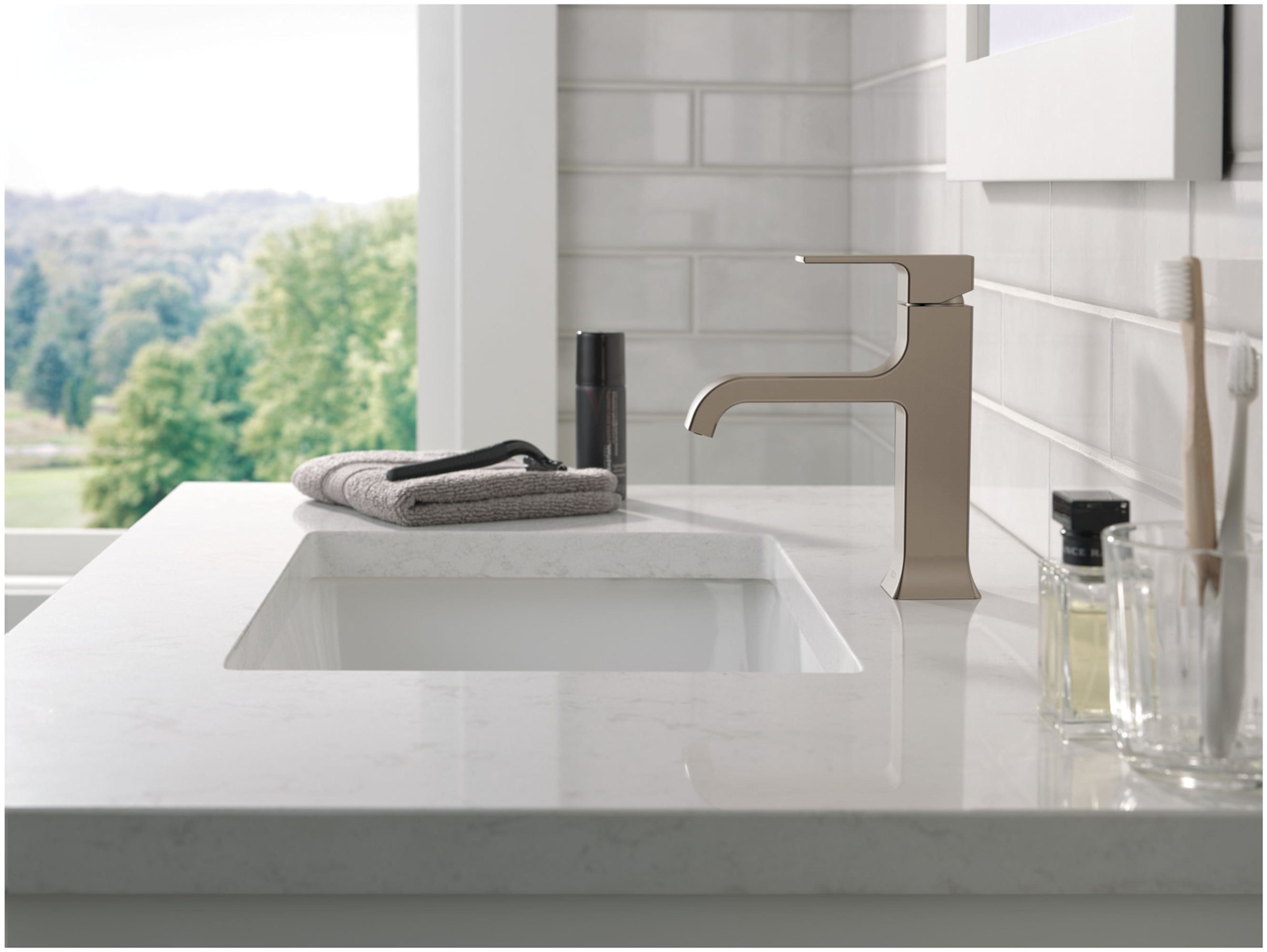 Delta 539-SSMPU-DST Velum 1.2 GPM Single Hole Bathroom Faucet - Brilliance Stainless