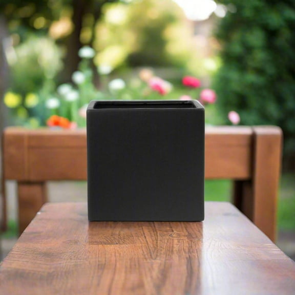Zelvia Square Ceramic Pot