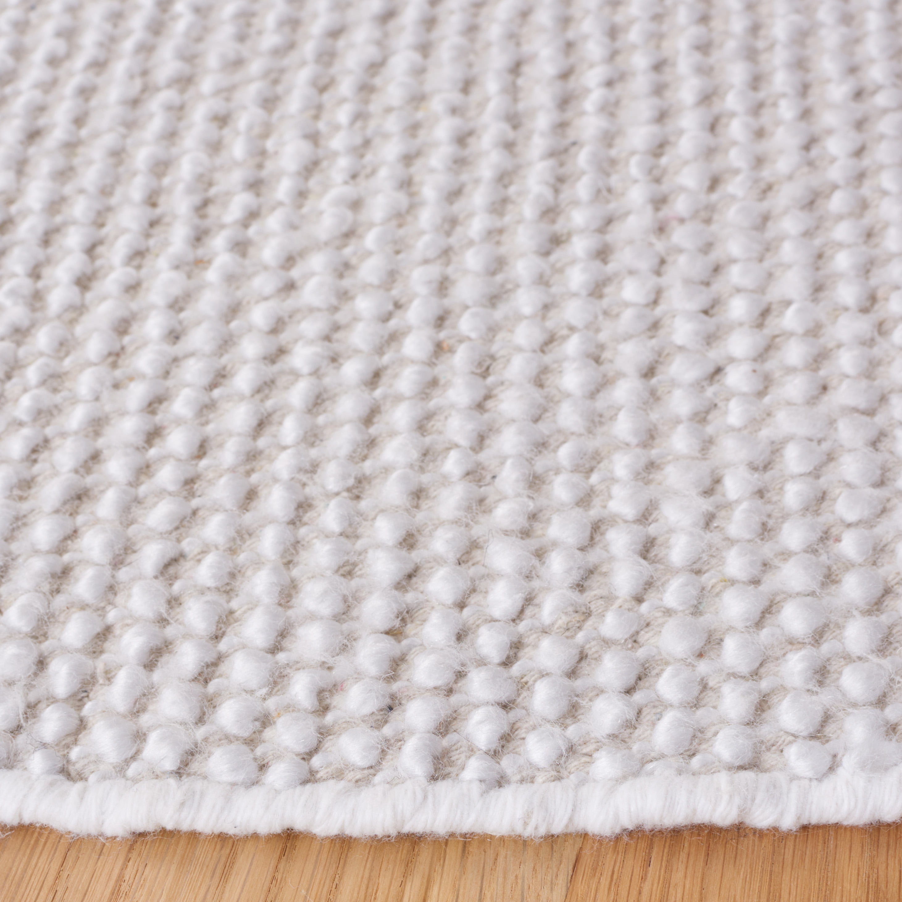 SAFAVIEH Natura Marina Striped Wool Area Rug, Ivory/Black, 6' x 6' Round